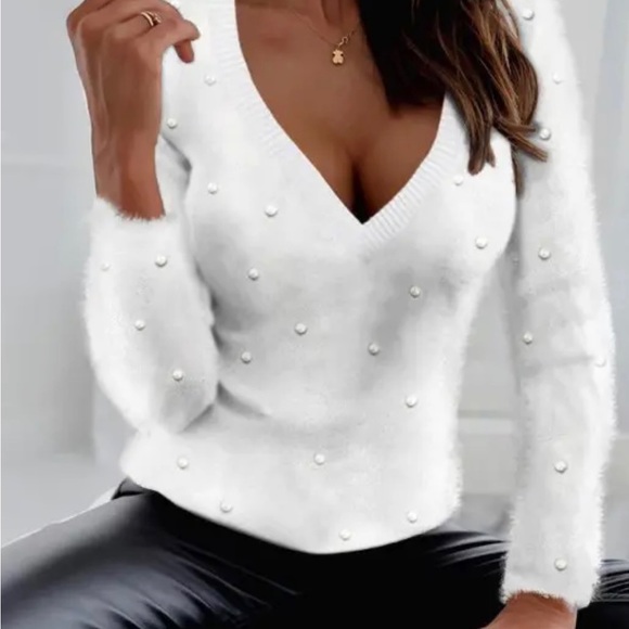 𝅺beaded Decor Long Sleeve Fluffy Top-NWT - Picture 3 of 9